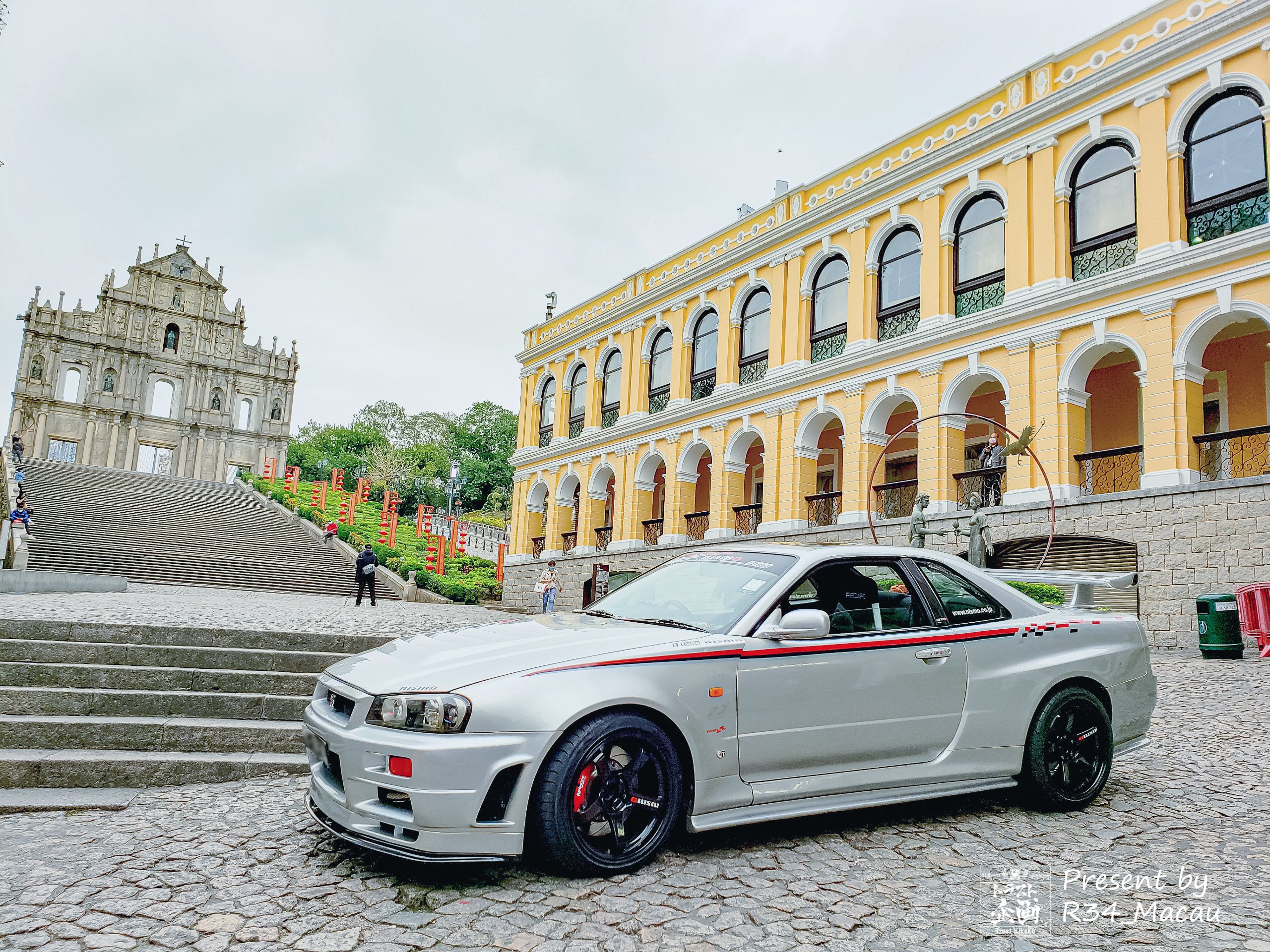 スカイライン  BNR34 GT-R 純正　アンダーカバー　オイルパンカバー