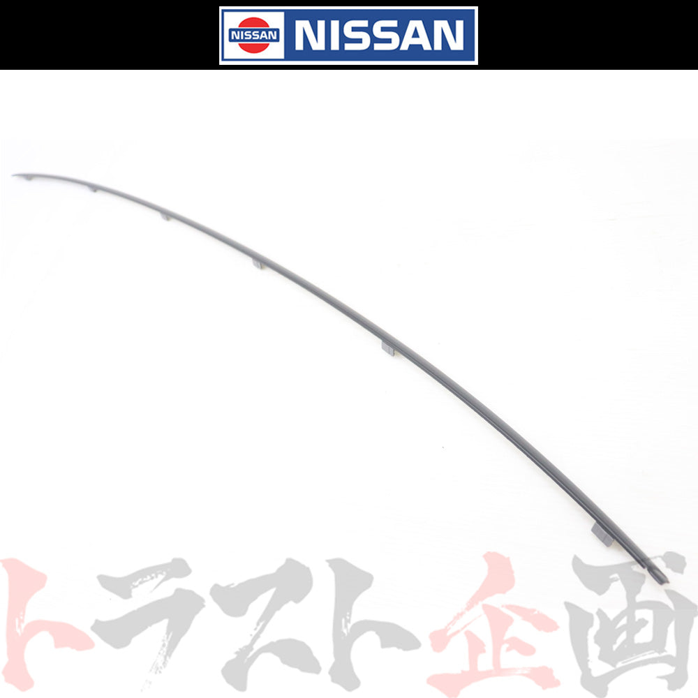 日産 フロントガラスモール センター スカイライン ECR33/ER33/ENR33/HR33 4ドア ##663101784